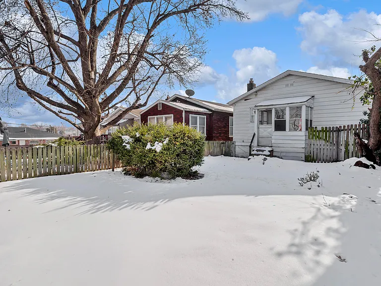 3915 Schiller Pl — Photo 13
