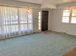914 S Glenwood St, Effingham, IL 62401