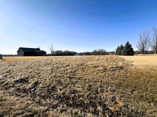 1-228 Grandview Dr, Lanark, IL 61046