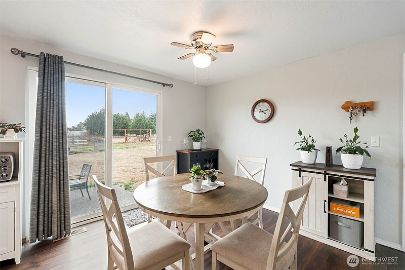 5th image of 4101 Violet Court SW