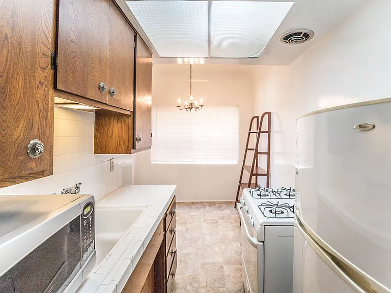 129 S Canon Dr #1 — Photo 6