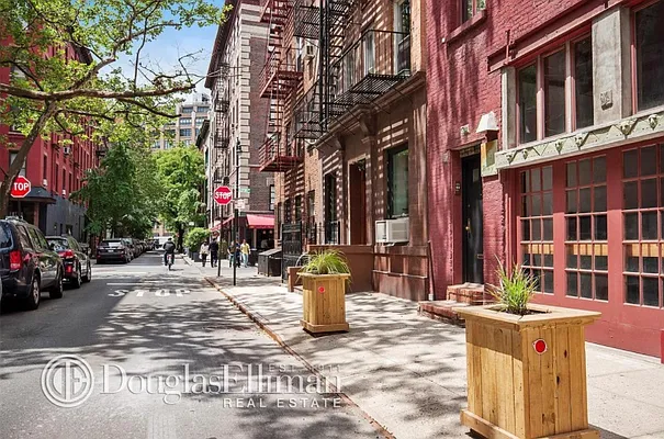 Rented by Douglas Elliman | media 15