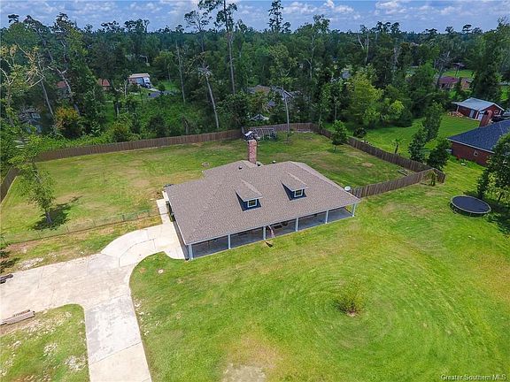 2nd image of 828 Woodland Hills Dr