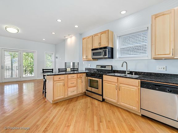 2nd image of 3041 N California Ave #2
