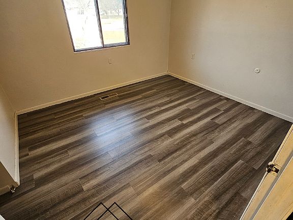 4th image of 102 8th Ave NW #12-A