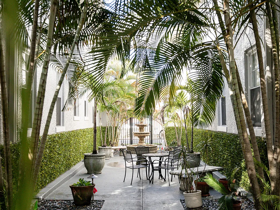 Lorenzo by Innovo Living Hyde Park