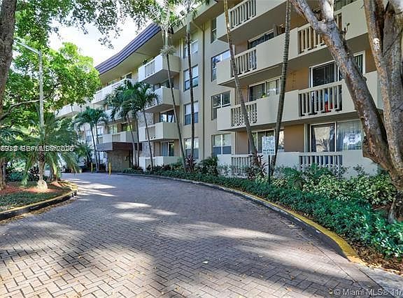4th image of 1800 Sans Souci Blvd APT 305