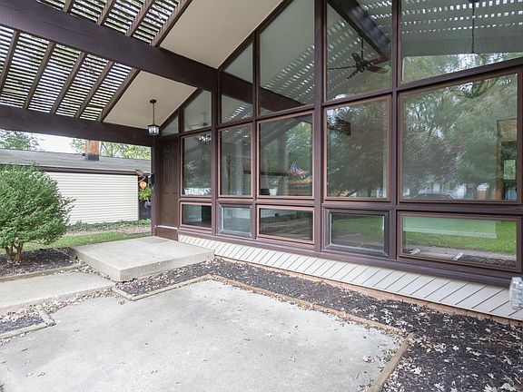 2nd image of 4225 Coe Ave