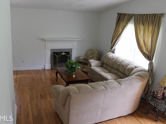 3rd image of 2655 Frank Ln