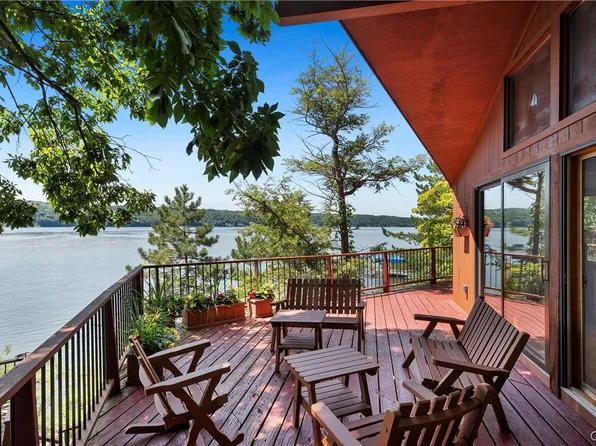 423 Wide Waters Ln, Auburn, NY 13021