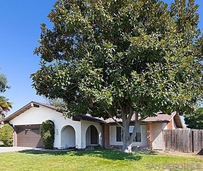 2nd image of 1763 Henderson Ct