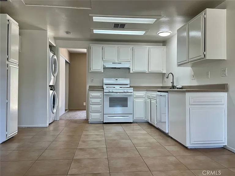 1985 Pomona Ave #M — Photo 34