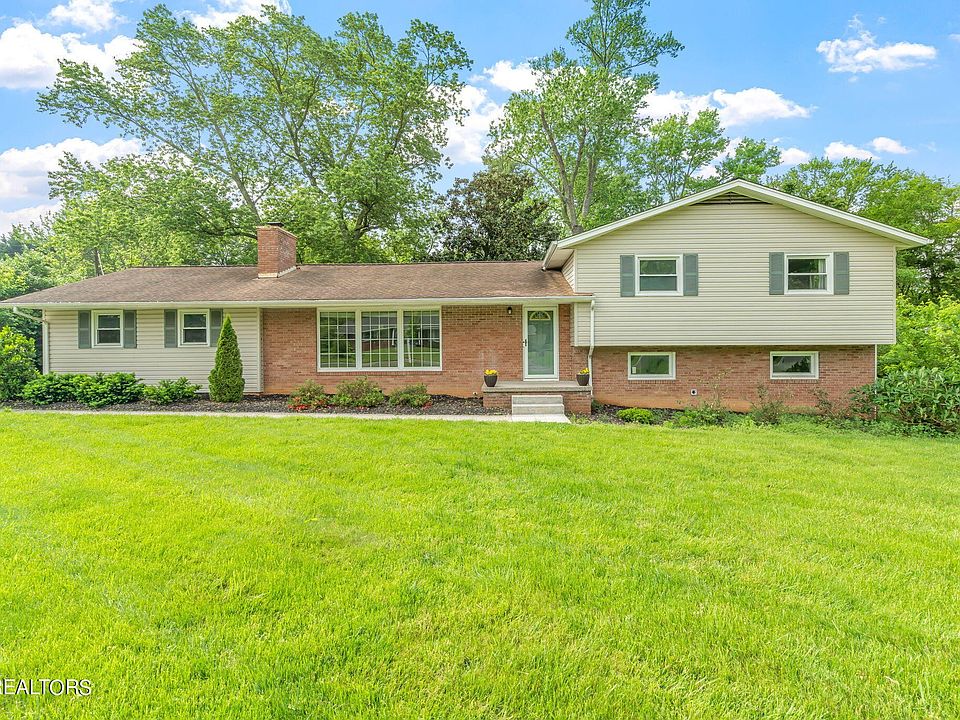 1st image of 7012 Gainesborough Dr