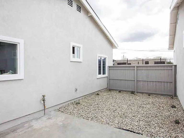 7760 Tujunga Ave — Photo 27