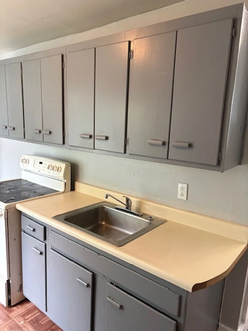 37 Maple St — Photo 1
