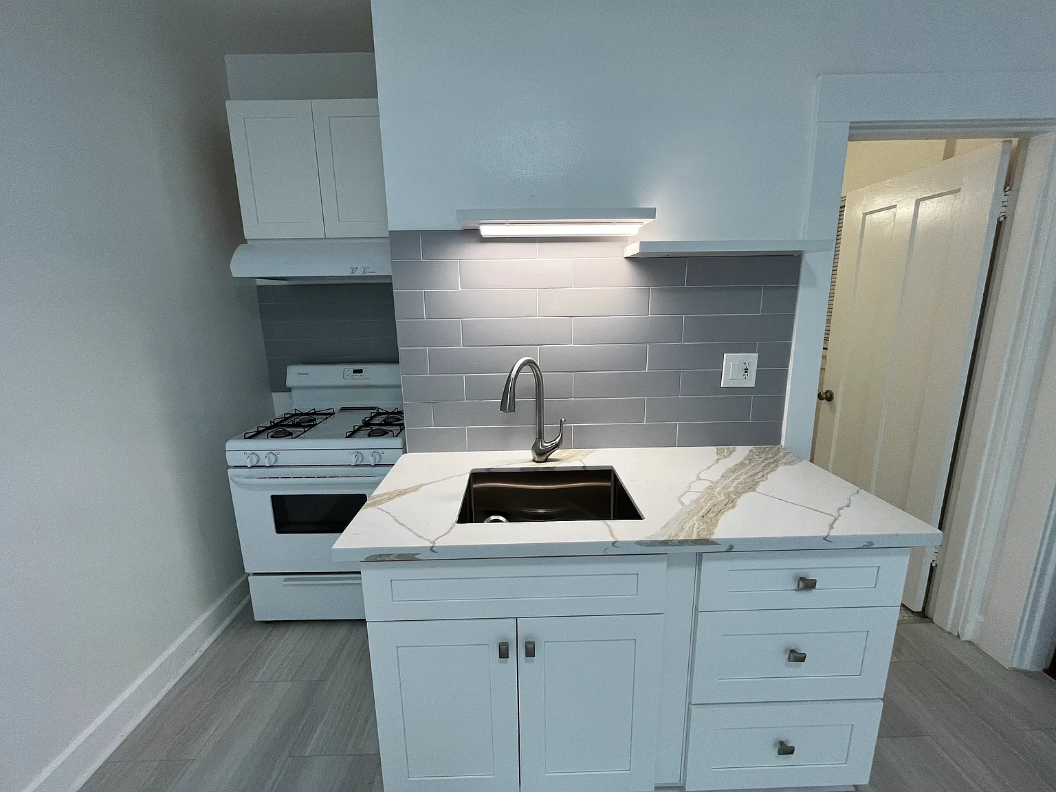 1 bed, 625 sqft, $1,995 — Photo 3