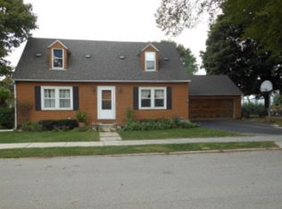 190 Oak St, Hampshire, IL