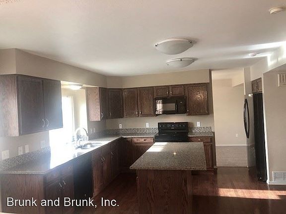 3rd image of 7831 Swift Ct