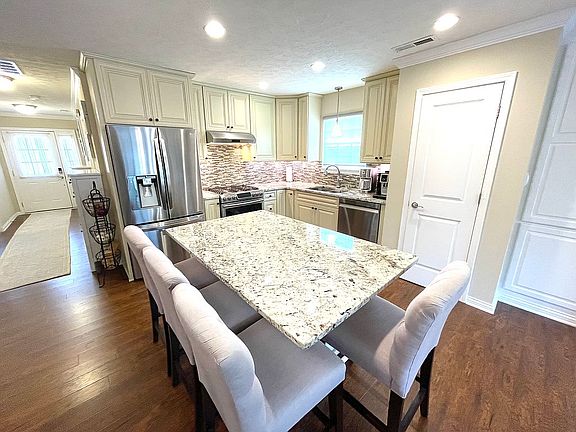 3rd image of 115 Gardengate Ct #A