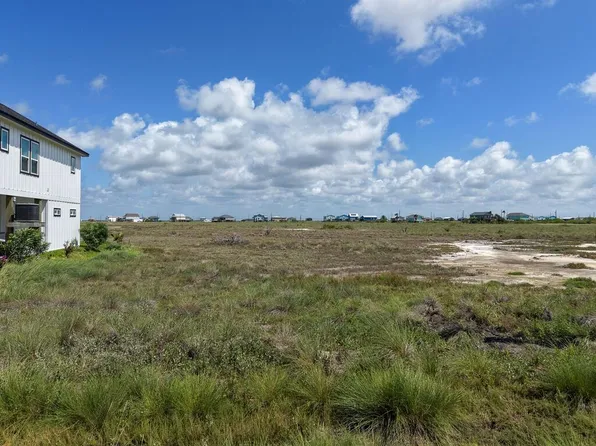 299 Kingfish Dr, Rockport, TX 78382