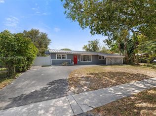 6930 SW 5th St, Pembroke Pines, FL 33023