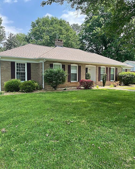 1st image of 216 Fairlane Dr