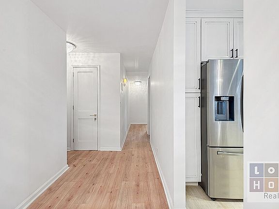 4th image of 575 Grand St APT E202