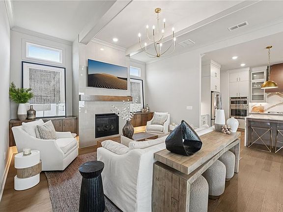 7th image of this home