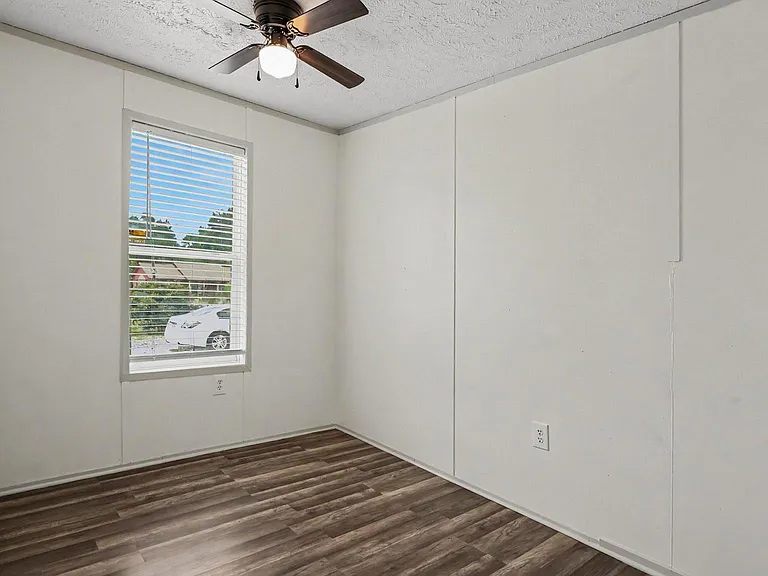 25024 Twin Oaks Dr — Photo 11