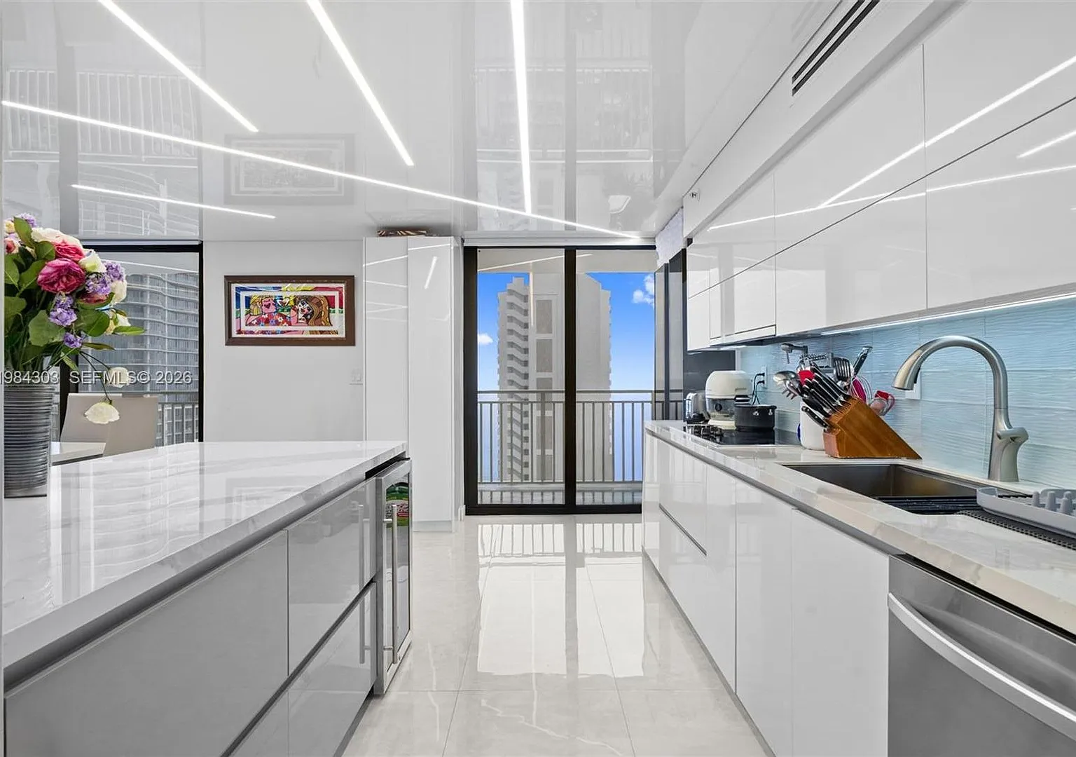 210 174th Street 2319, Sunny Isles Beach, FL 33160 — Photo 2