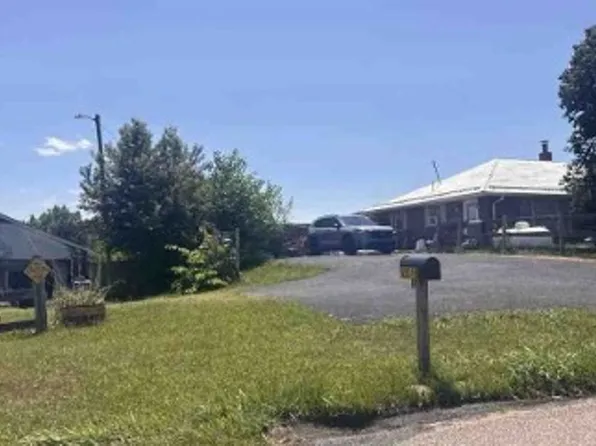 13016 S Middle Rd, Edinburg, VA 22824