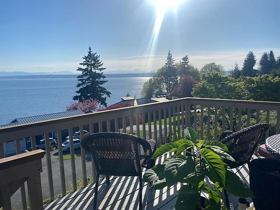 4th image of 1813 SE Camano Dr