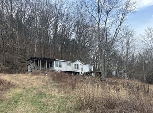 1 Lick Creek Rd, Hartsville, TN 37074