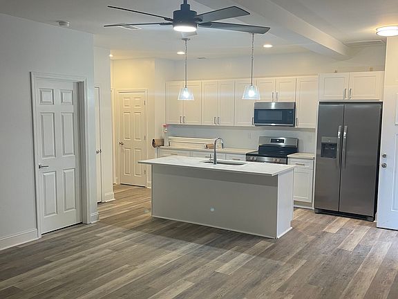 2nd image of 4088 Atlantic Ave Unit B