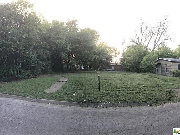 4th image of 907 Evergreen Dr