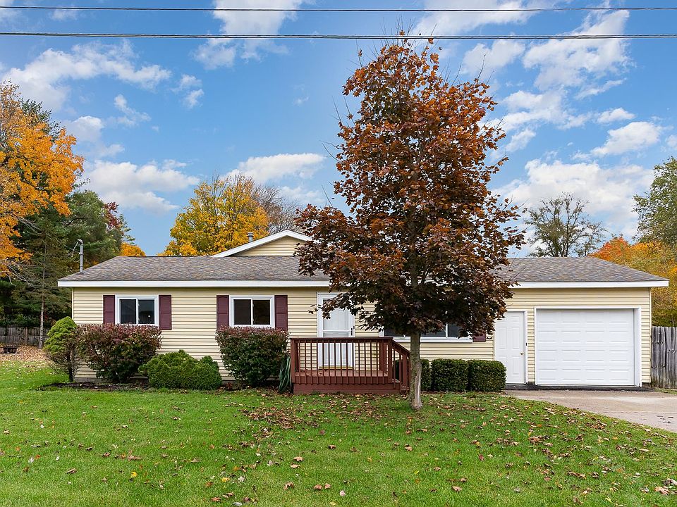 2292 N Smith St, Sanford, MI 48657 Zillow
