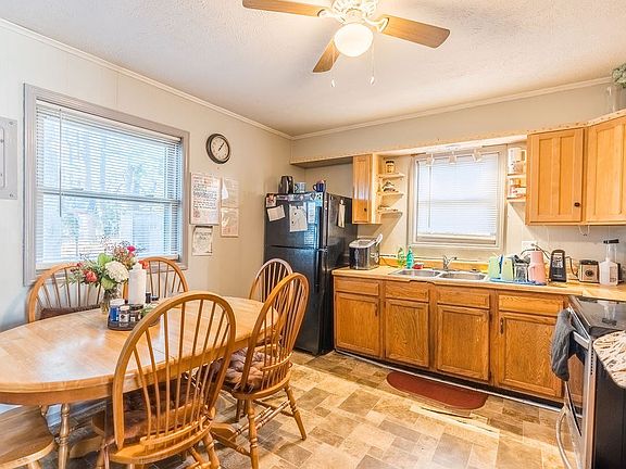 5th image of 621 Evergreen Park Dr