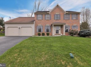 8 Morgan Spring Dr, Morgantown, PA 19543