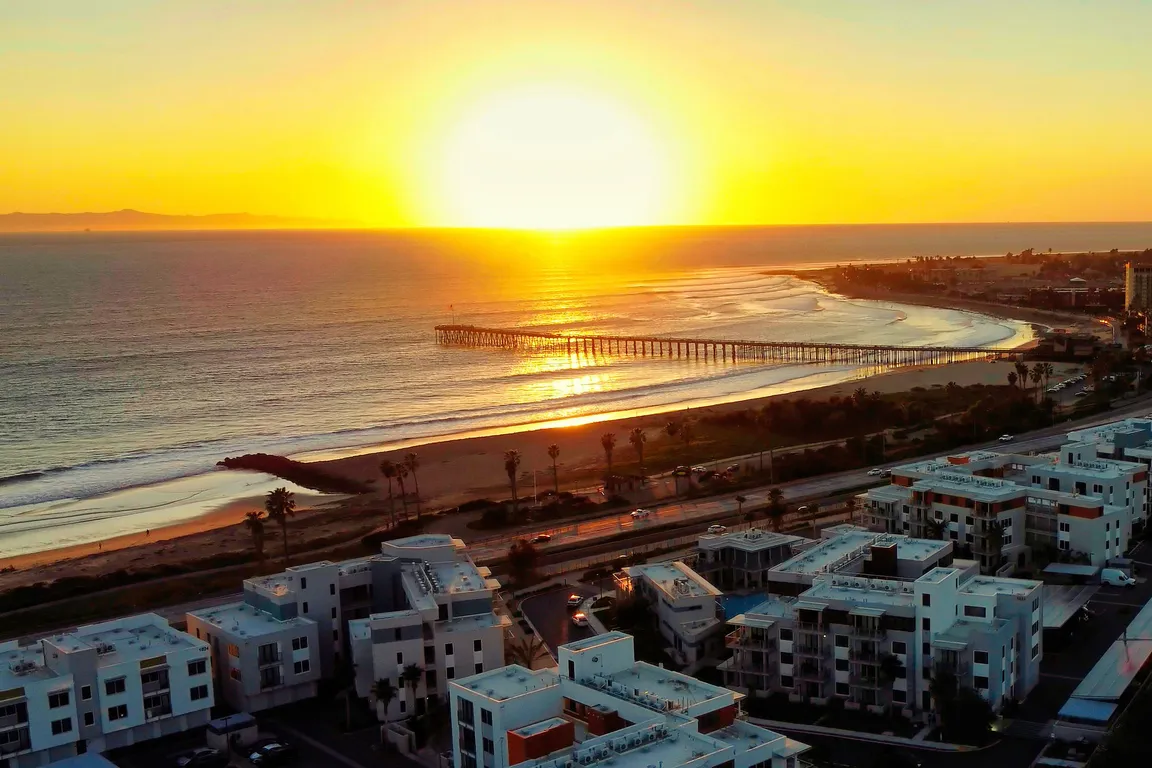 Coastline Ventura apartments community photo
