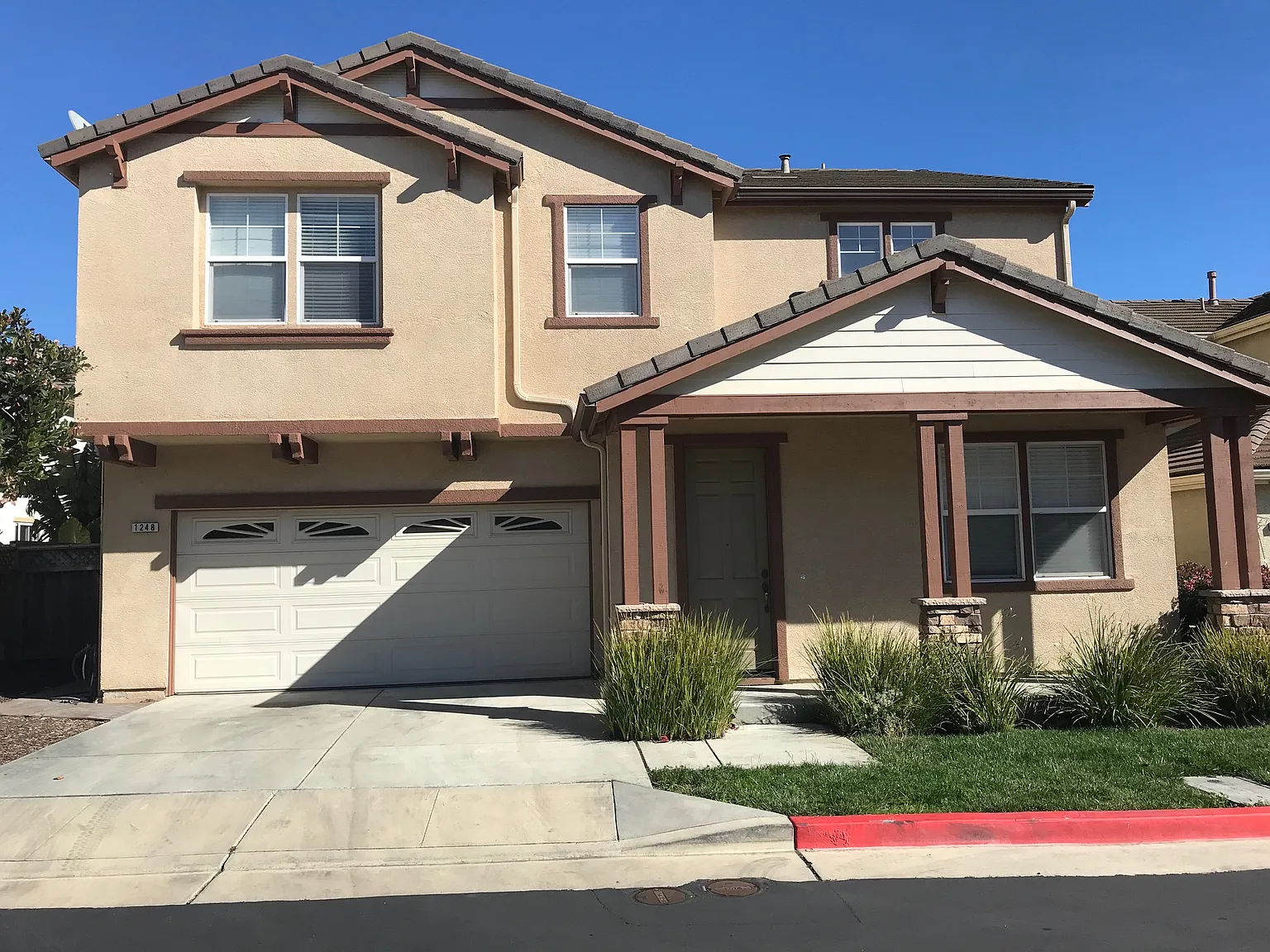 3 bed, 2.5 bath, 2654 sqft, $4,450 — Photo 1