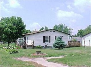 9059 Center St, Grinnell, IA 50112