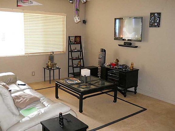 2nd image of 520 SW 15th Street #101