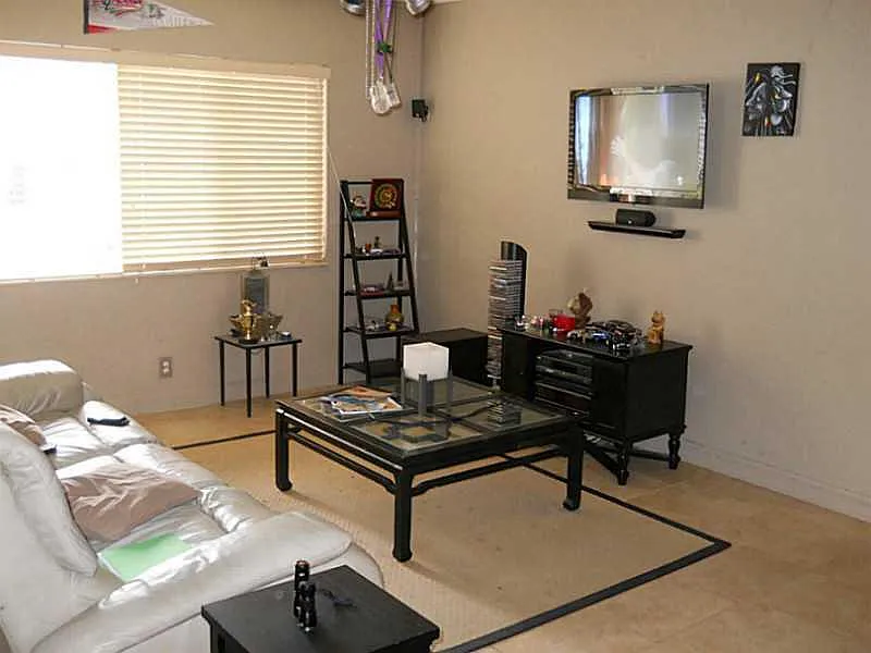 Building Photo - 520 SW 15th St #101
