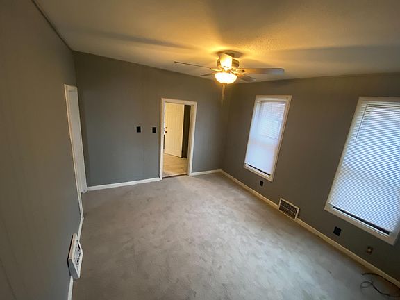 5th image of 1022 6th St E #1