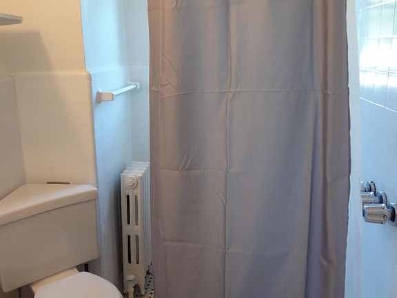 5th image of 47 Meadow St