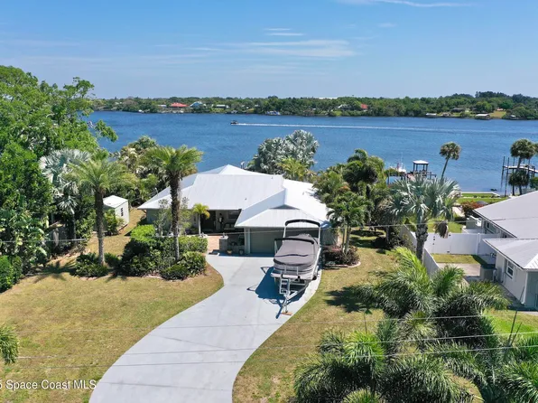 9888 Riverview Dr, Micco, FL 32976