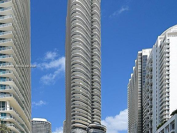 2nd image of 1000 Brickell Plz Unit 4906