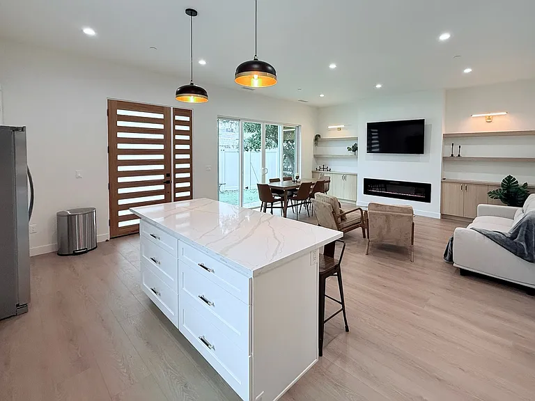 5725 Bertrand Ave #1/2 — Photo 13