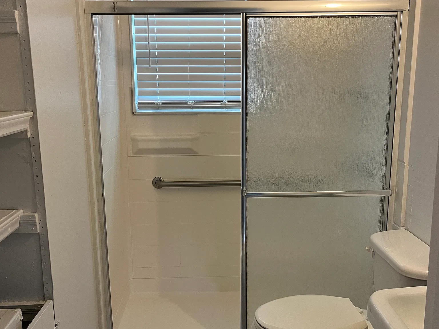 2 bed, 900 sqft, $1,300 — Photo 3