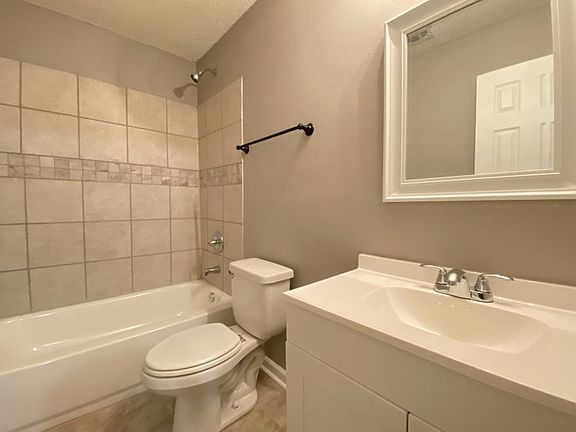 4th image of 23 Lehigh Ct #A
